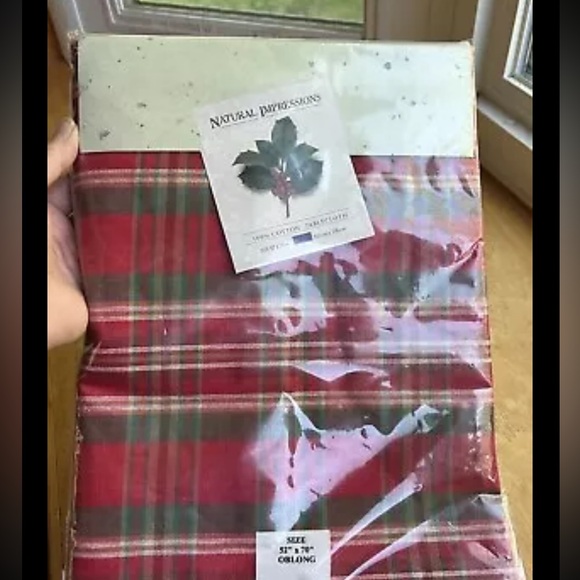 Natural Impressions Cotton Tablecloth 52 x 70 Christmas Red Green Plaid Unused - Picture 5 of 8